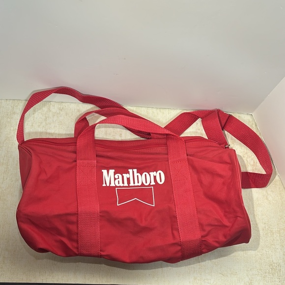Vintage Small Marlboro Duffel Bag  - (1980's/1990's)(free Marlboro cookbook) - Picture 11 of 16